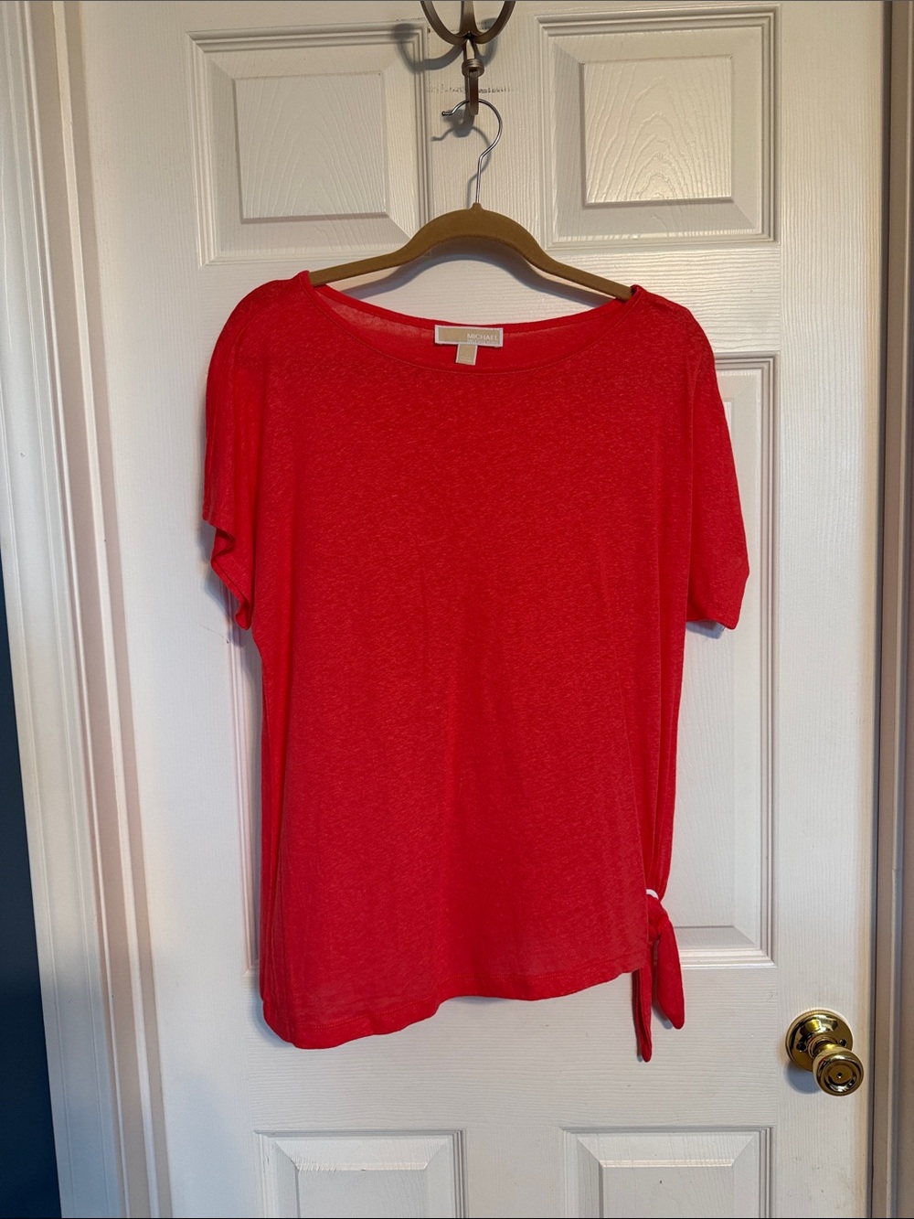 Women’s Short Sleeve Tie-Hem Top in Coral